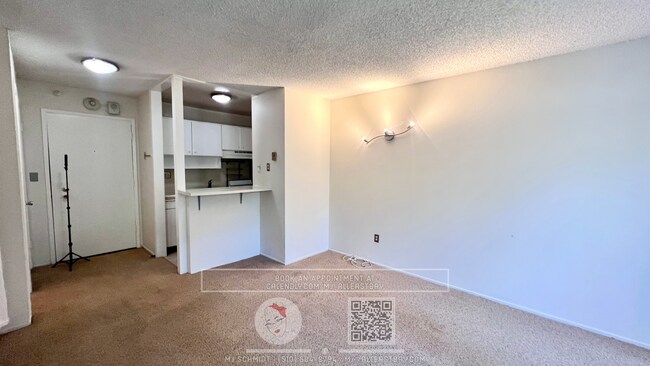 Foto del edificio - Bright Studio with courtyard view, include...