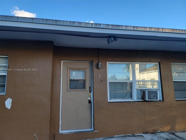 Building Photo - 612 NW 14th Ave