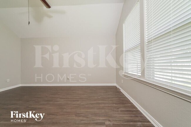 Building Photo - 1521 Toucan Dr