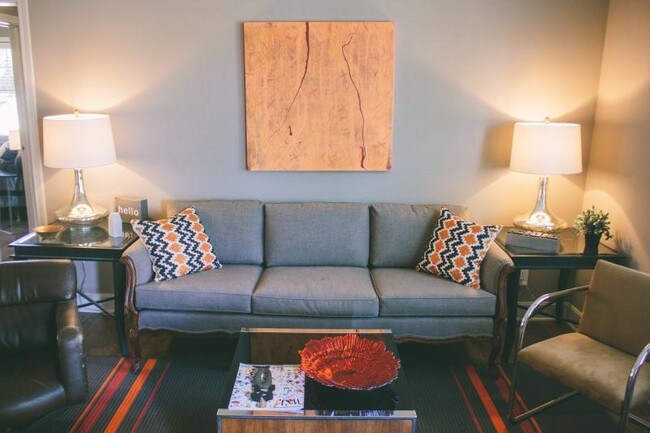 Foto del edificio - 4405 Roanoke Parkway 1-S