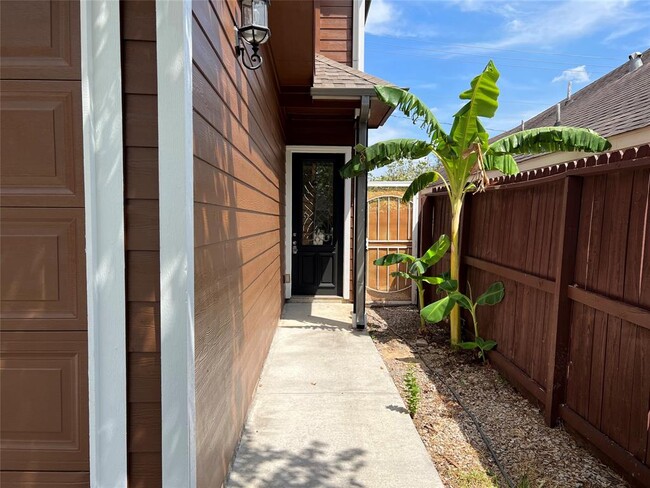 Building Photo - 6724 Keats Ave