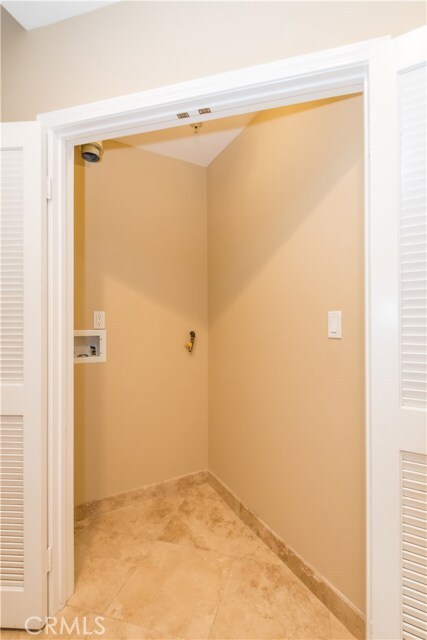 Foto del edificio - 4551 Coldwater Canyon Ave