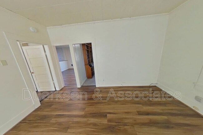 Foto del edificio - 3120 NW Jackson Ave