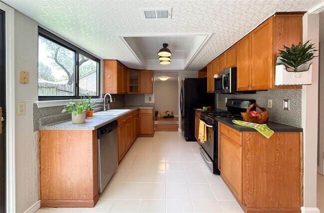 Foto del edificio - 8401 Loralinda Dr
