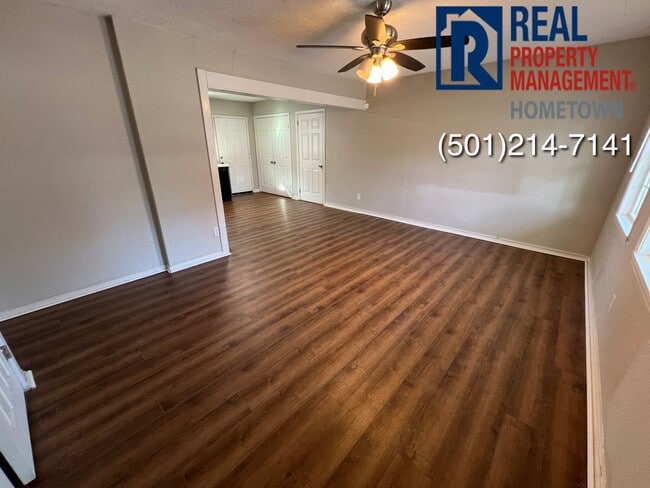 Building Photo - 300 N Bailey-