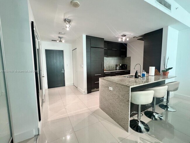 Building Photo - 900 Biscayne Blvd