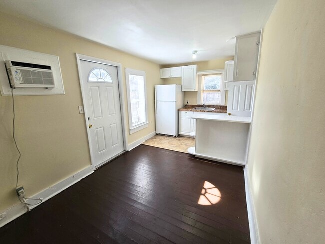 Foto del edificio - 4341 Pinewood Ave