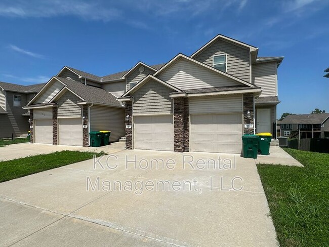 Building Photo - 10530 Kane Dr
