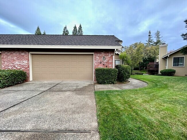 Building Photo - Gorgeous home located in Folsom!