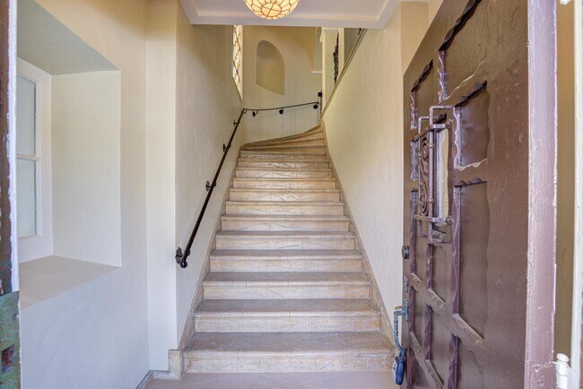 Foto del edificio - 176 S Orange Dr