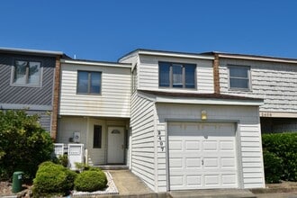 Building Photo - 2407 Whaler Ct