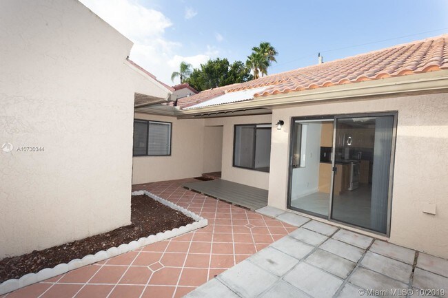 Building Photo - 541 Patio Village Way