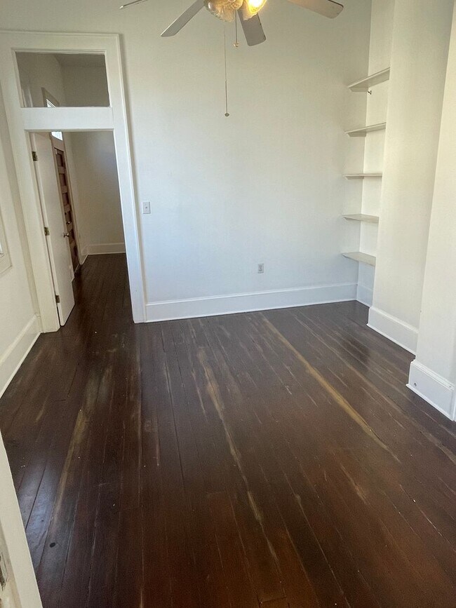 Photo - 1BD/1BA Shotgun w/ In Unit Washer and Dryer Townhome