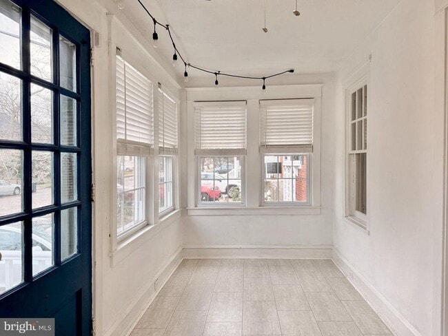 Building Photo - 7041 Harvey Ave