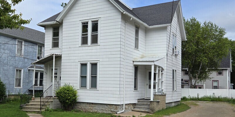 Foto principal - 526 N Durkee St