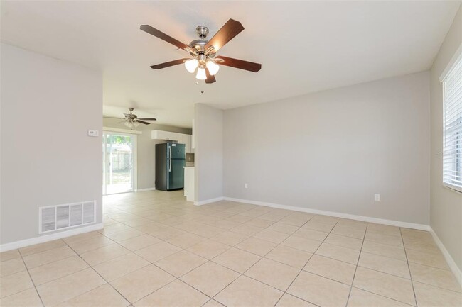 Foto del edificio - 3607 27th Ave W