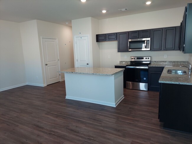 Building Photo - Newly Built Beautiful Townhome for Rent in...