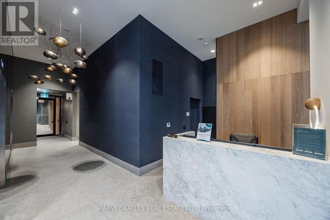 Building Photo - 1720 Bayview Ave