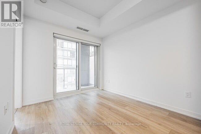 Building Photo - 1 Yorkville Ave