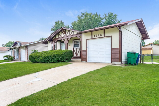Building Photo - 1126 Borden Dr