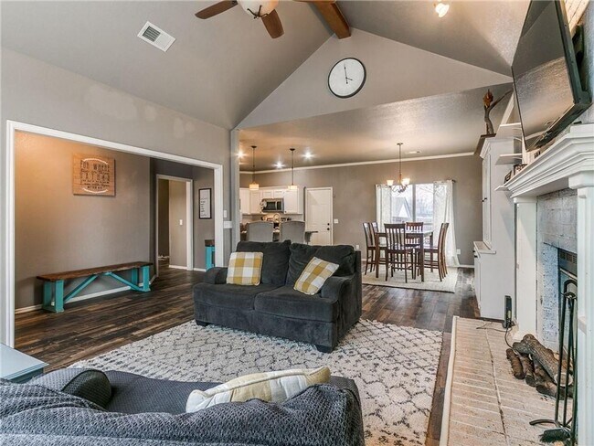 Foto del edificio - Gorgeous Home Located In Choctaw!!!