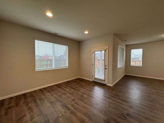 Foto del edificio - 5012 49th Ave NE