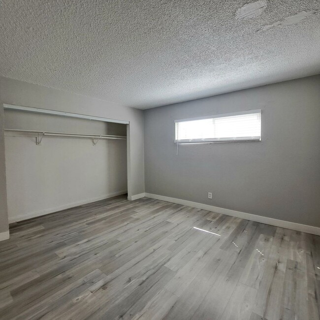 Building Photo - 2556 S Van Patten St