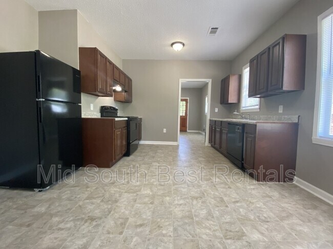 Building Photo - 2304 Valmar St