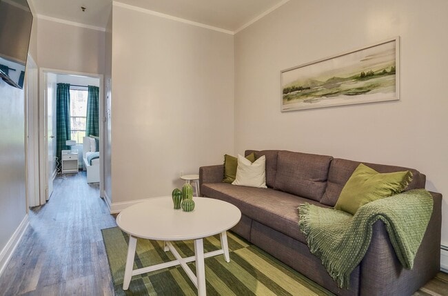 Building Photo - 208 48th St