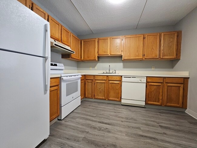 Building Photo - 30 Harbor Point Blvd