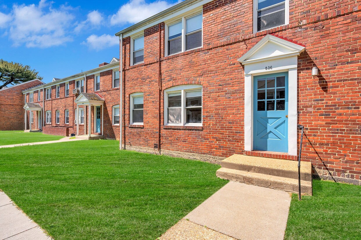 Primary Photo - Essex Village & Marlyn Gardens Apartments
