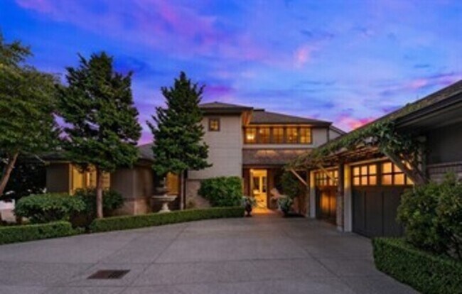 Building Photo - 16 Enatai Dr
