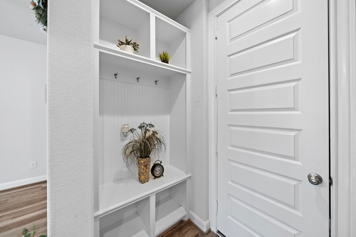 Foto principal - 9913 Brickhouse Dr