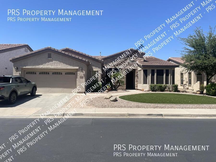 Primary Photo - 4626 E Blue Spruce Ln