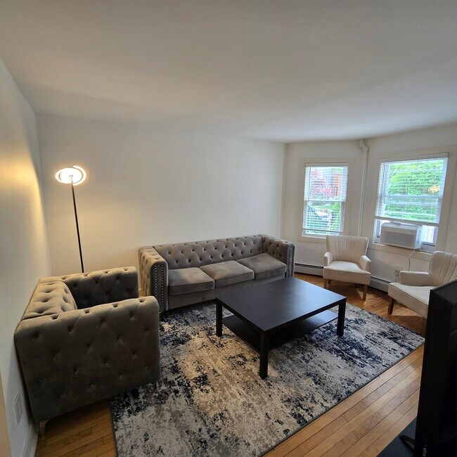 Foto del edificio - 4137 N Bernard St