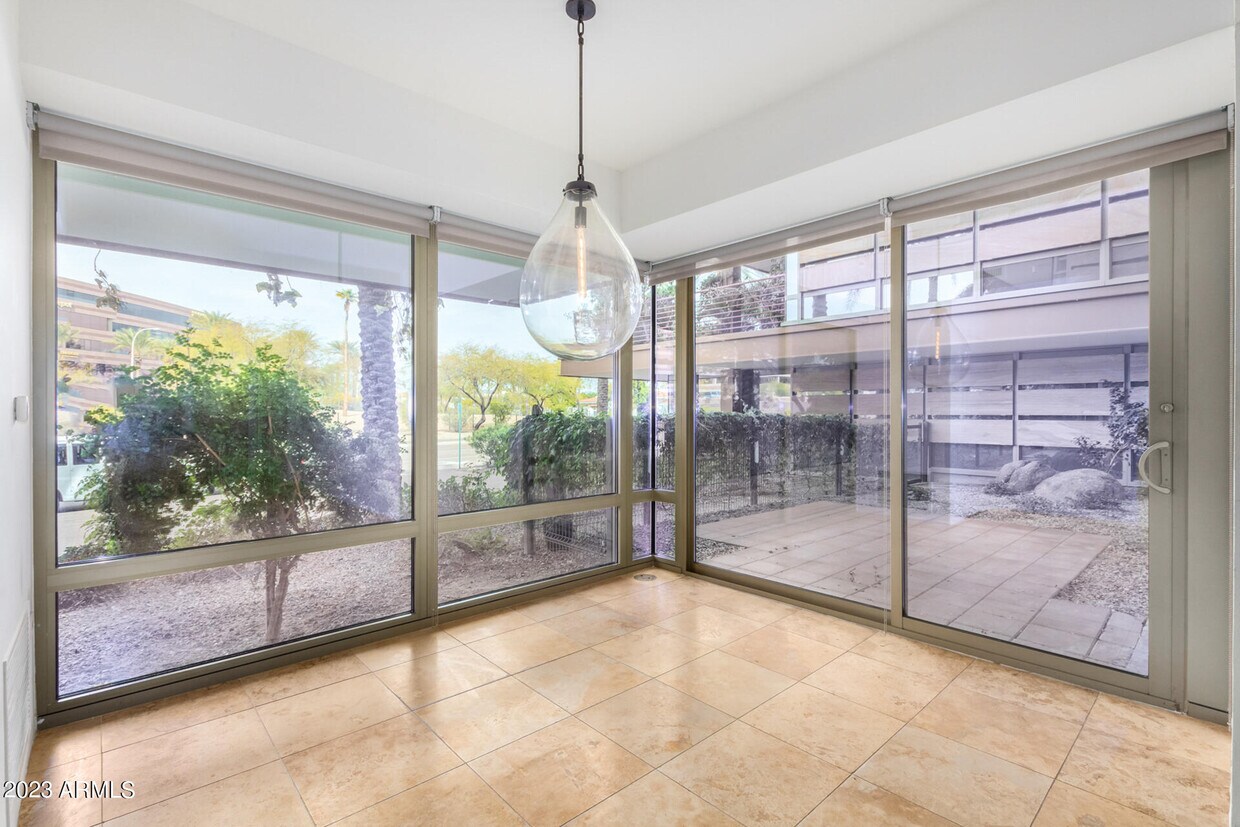 Primary Photo - 7161 E Rancho Vista Dr
