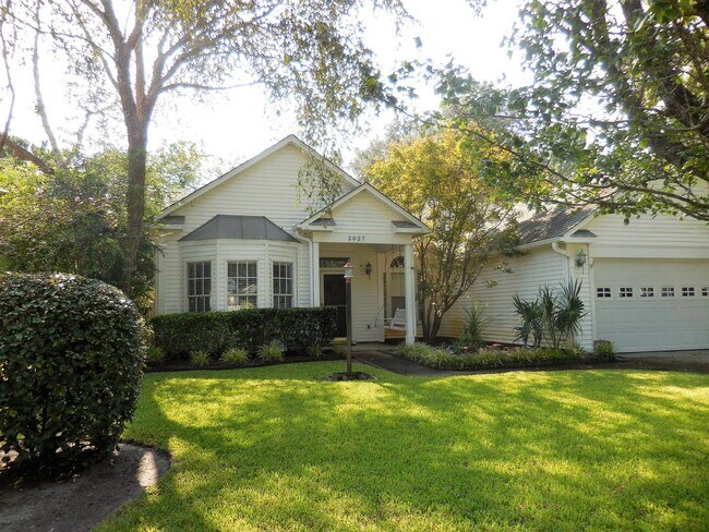 Foto del edificio - Charming Three Bedroom Home in Mt Pleasant