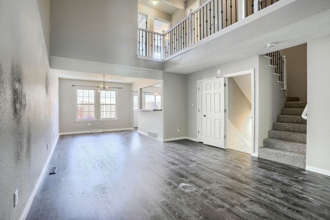 Foto del edificio - Comfortable Single-Family Townhouse in Quiet Community