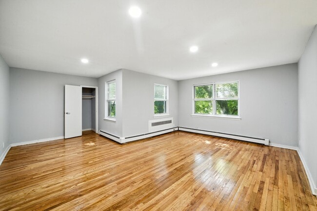 819- Studio - Claremont Holdings
