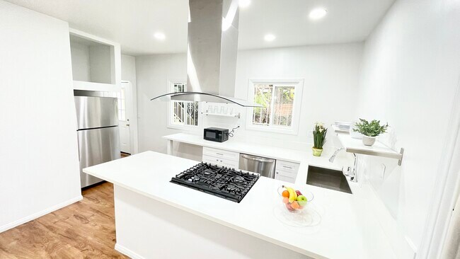 Foto del edificio - 3621 Denker Ave