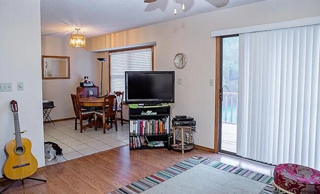 Building Photo - 4151 N Farm Rd 143