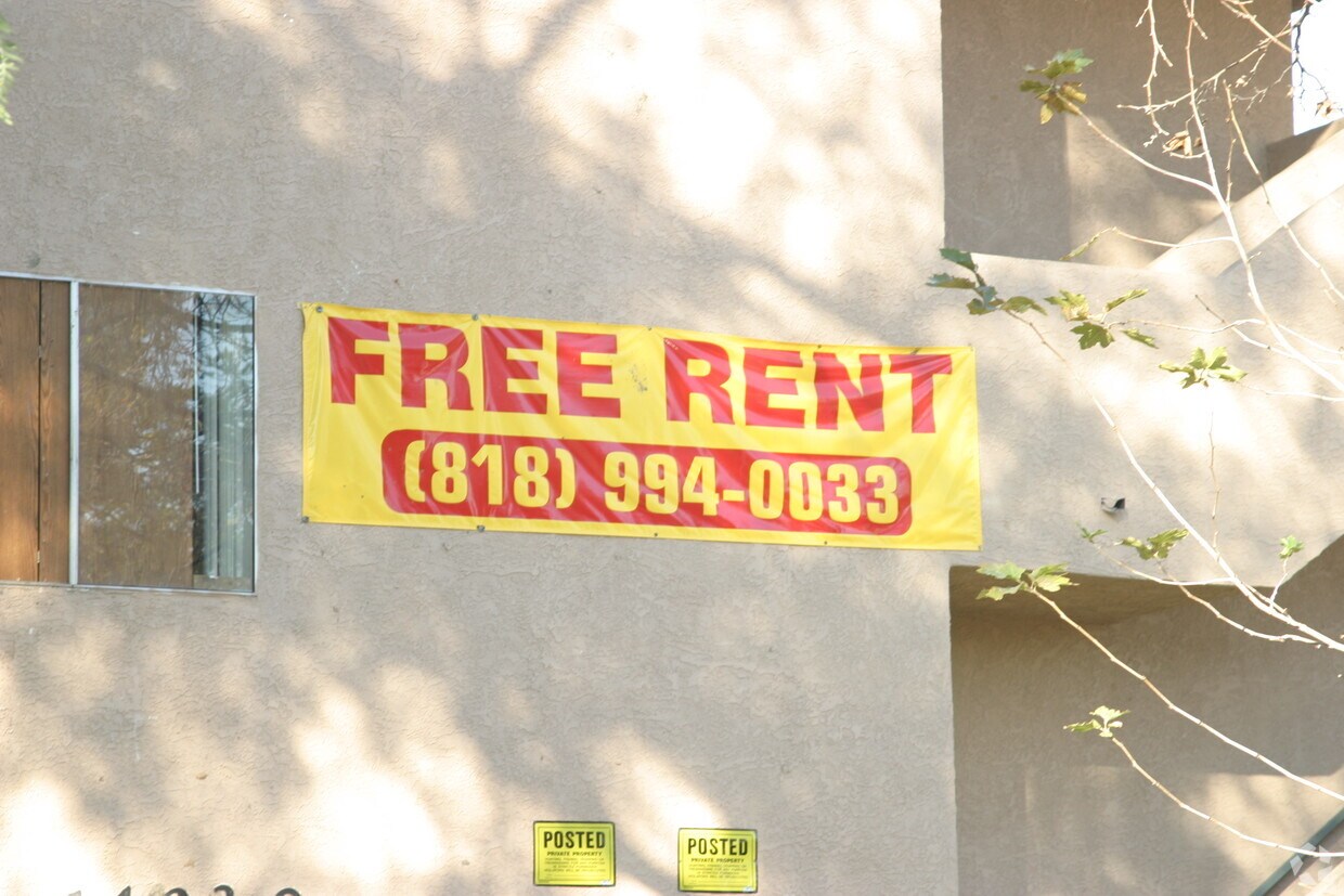 Foto del edificio - 14239 Gilmore St