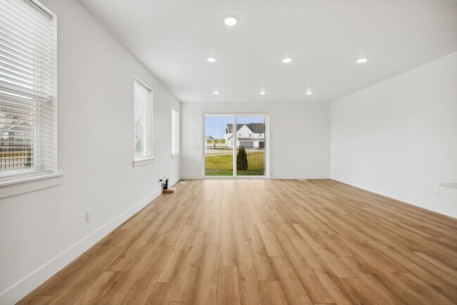 Foto del edificio - Move-In Ready Elegance - 4 Bedrooms! Pet Friendly!