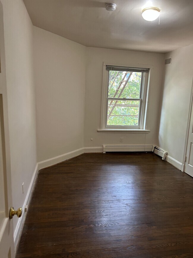 Photo - 16 5th St SE (Washington, DC) Apartment