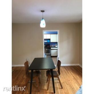 Foto del edificio - 4 br, 1 bath Townhome - 5557 Darlington Rd