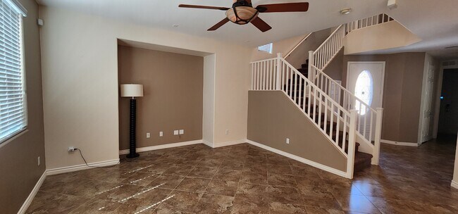 Building Photo - 933 Ambrosia Dr
