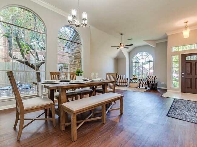 Foto del edificio - 1104 Quail Ln