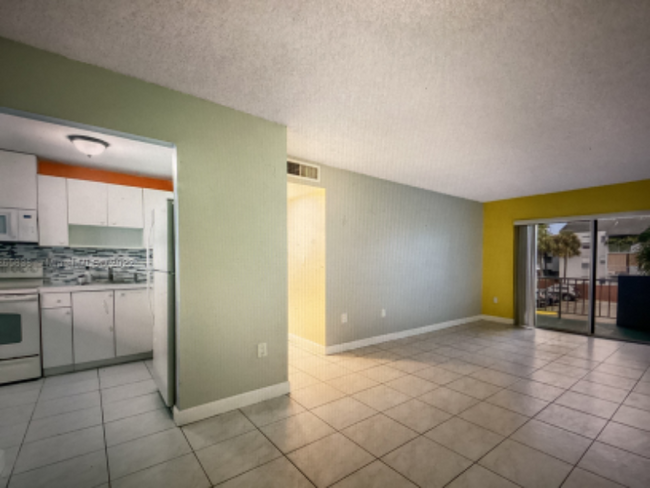 Foto del edificio - 1725 W 60th St