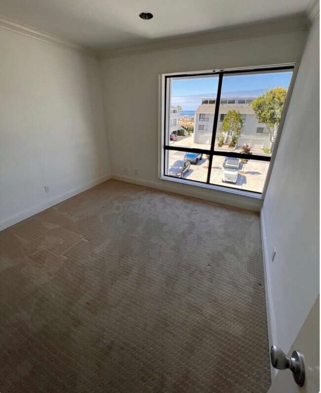 Building Photo - 8 Encore Ct