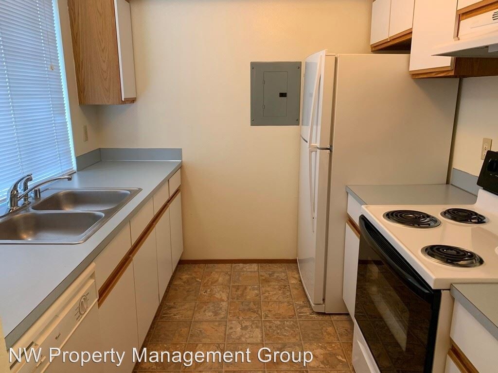 Primary Photo - 9722 272nd Pl NW